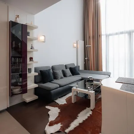 Skau Eurovea Duplex Danube Exclusive View Free Parking 아파트