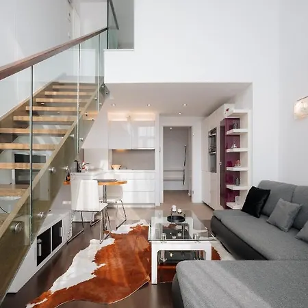 아파트 Skau Eurovea Duplex Danube Exclusive View Free Parking 브라티슬라바